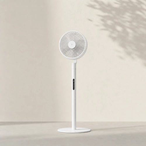 Brasseur d'air silencieux L'Air Sain, circulateur sur pied blanc à oscillation 3D, packshot studio.