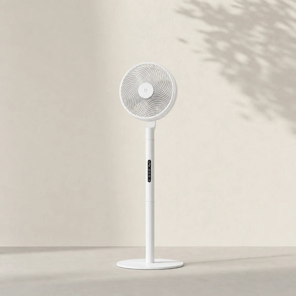 Brasseur d'air silencieux L'Air Sain, circulateur sur pied blanc à oscillation 3D, packshot studio.