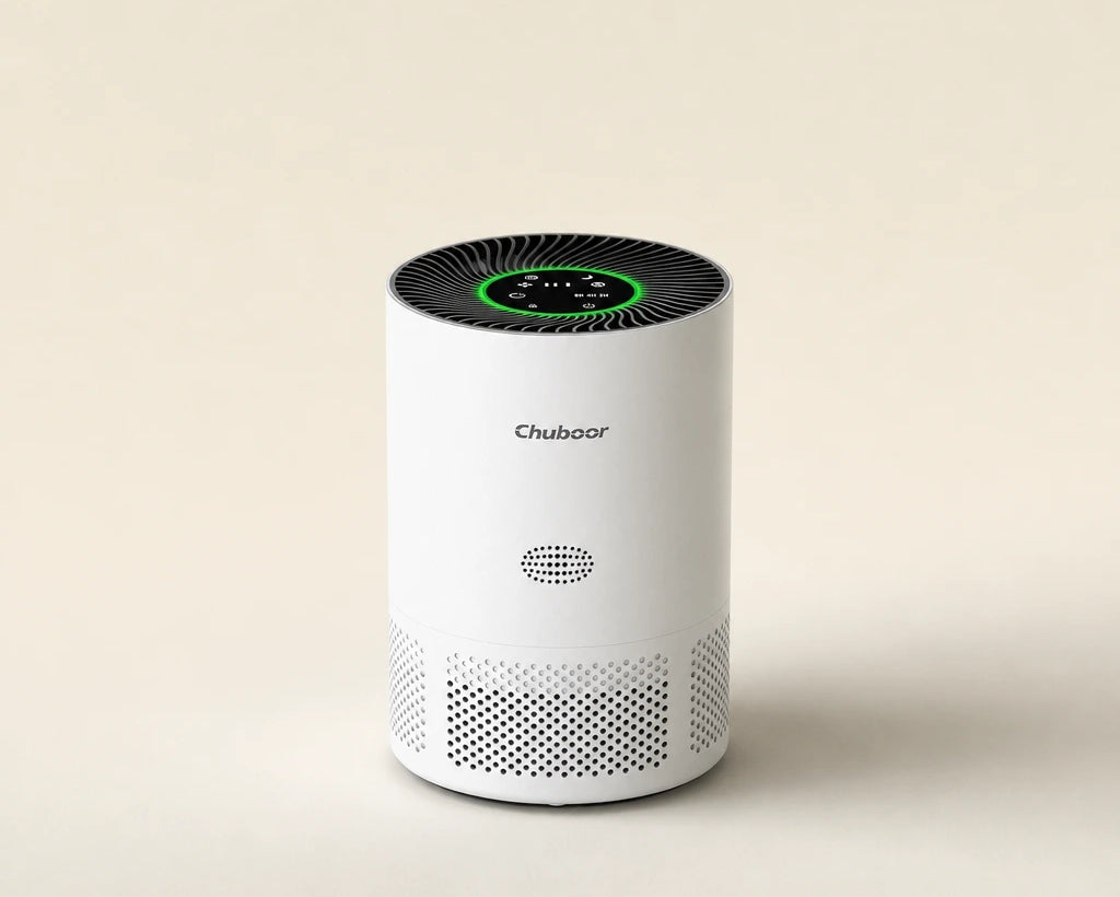 Packshot du purificateur d'air HEPA H13 WiFi PJ01 avec panneau tactile, écran supérieur et entrée d'air basse circulaire