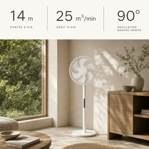 Ventilateur sur pied silencieux DC portée d'air 14 m et oscillation 90° dans un salon lumineux L'Air Sain